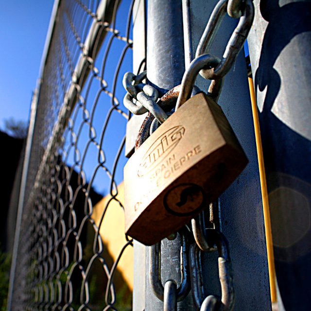 Reja con candado